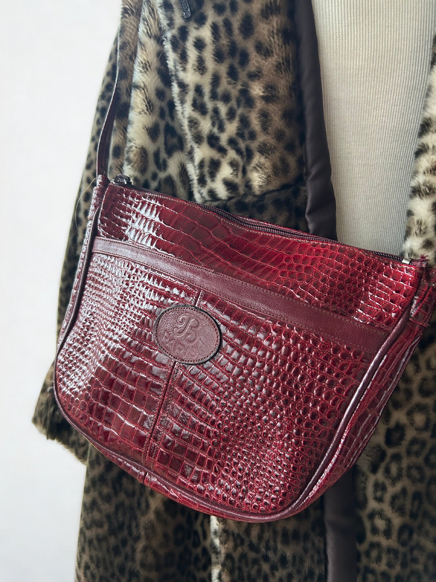 Sac bandoulière vintage effet croco bordeaux la friperie vintage 25