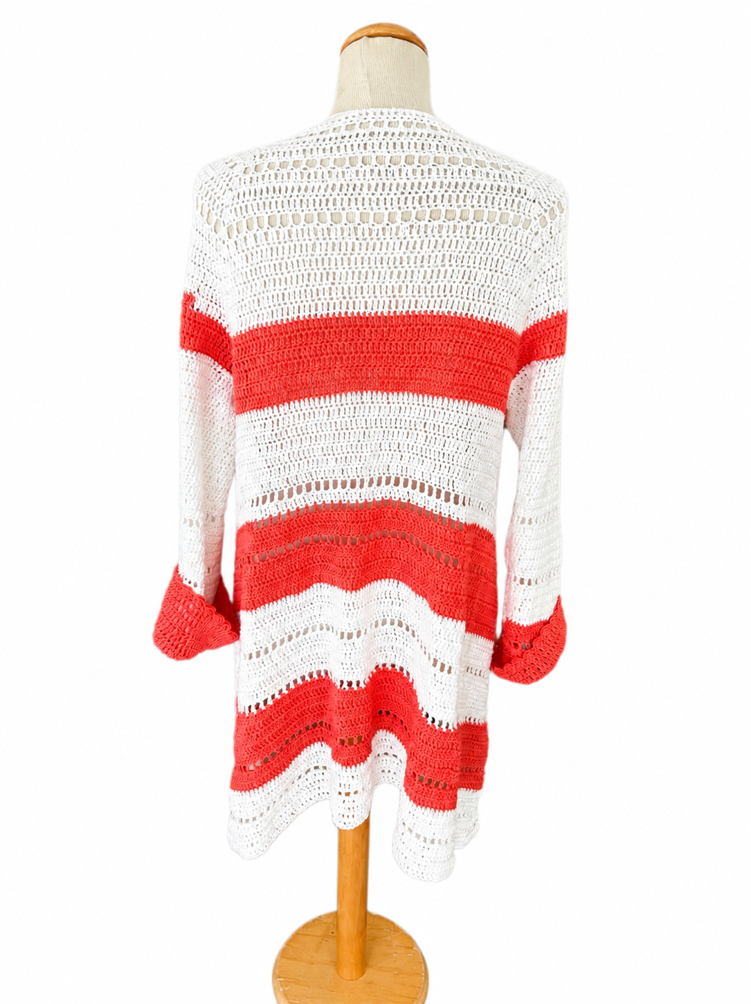 Gilet long en crochet orange blanc