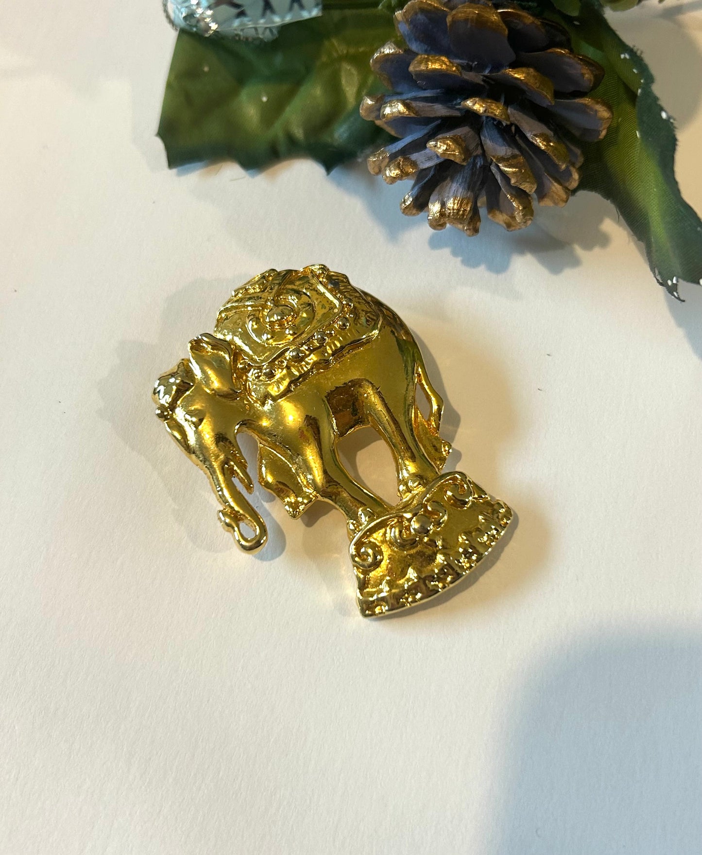 Broche vintage éléphant doré la friperie vintage 25