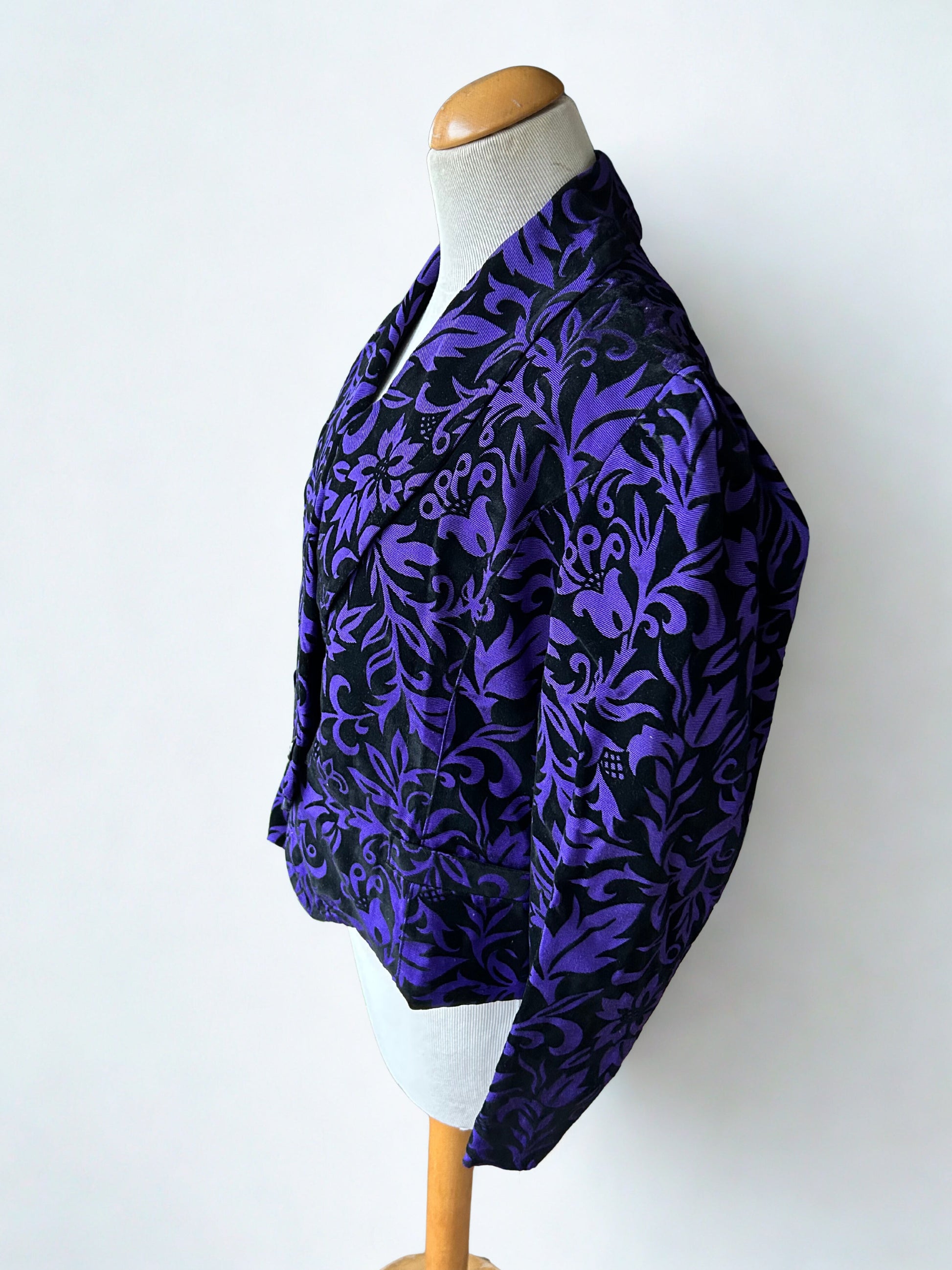 Veste vintage velours floqué violet noir la friperie vintage 25
