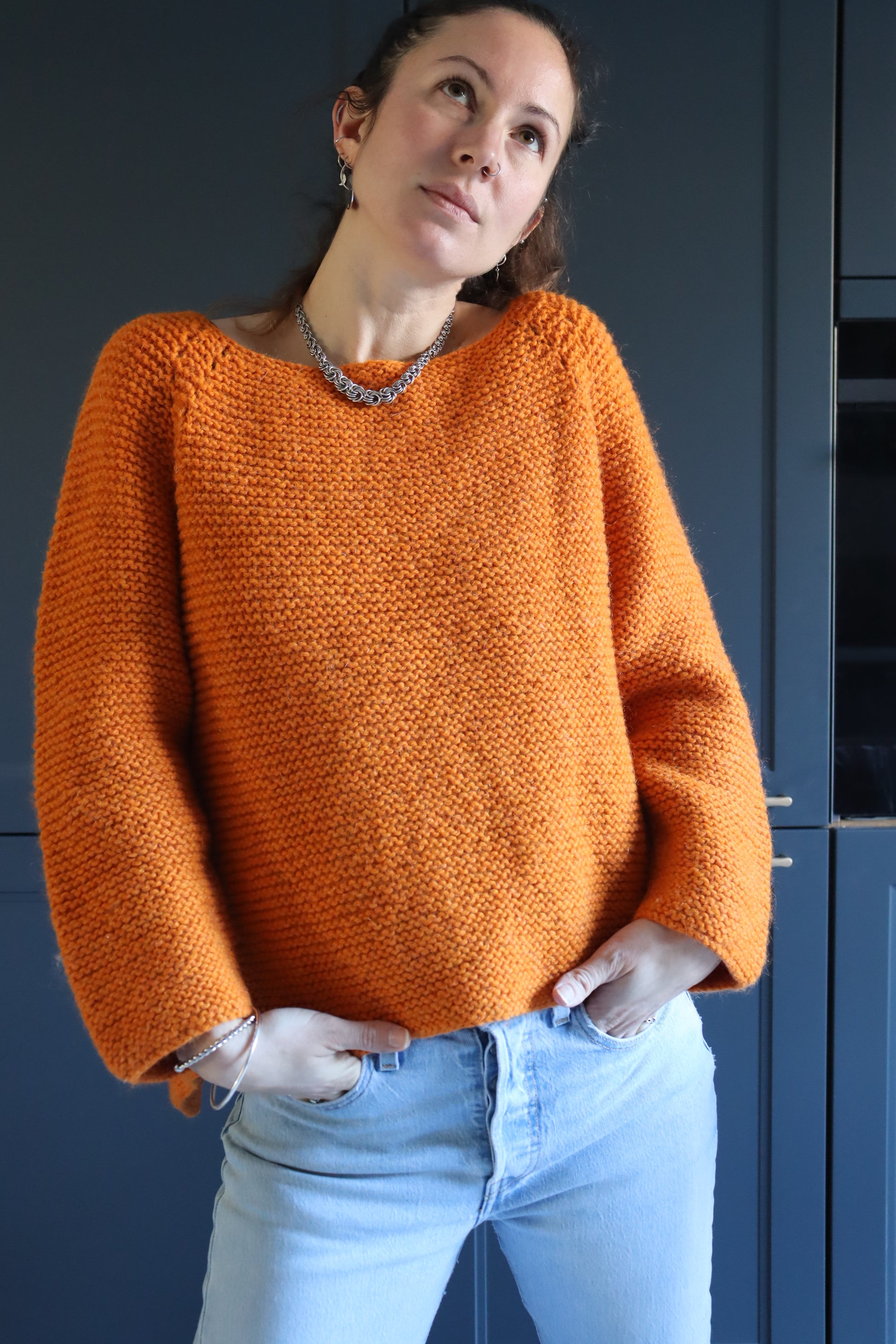 Pull orange fait main ouverture dos la friperie vintage 25