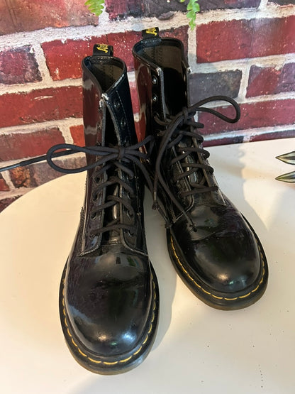 Dr Martens 1460 hautes 8 trous noires vernies la friperie vintage 25