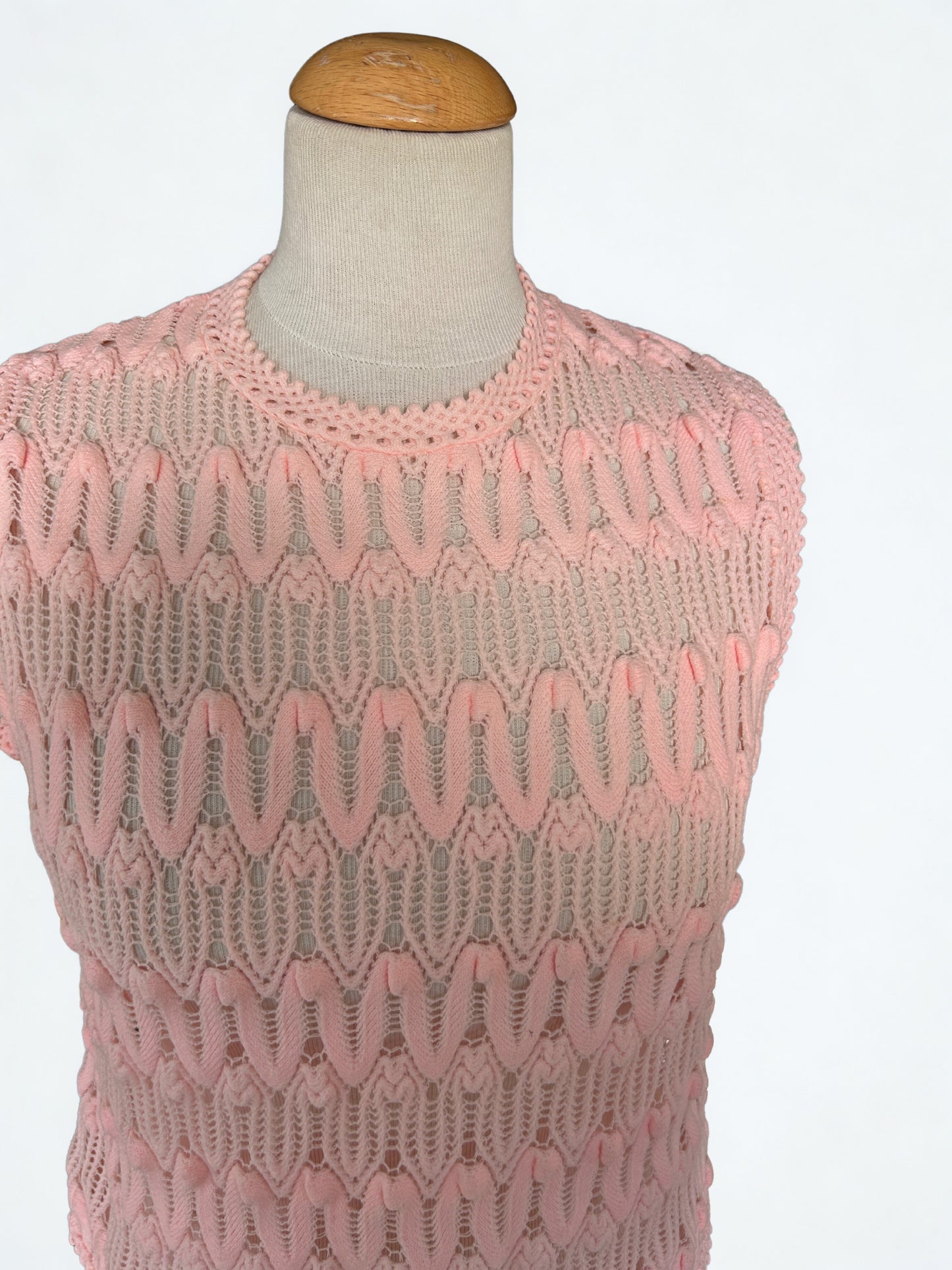Top vintage en mailles ajourées rose