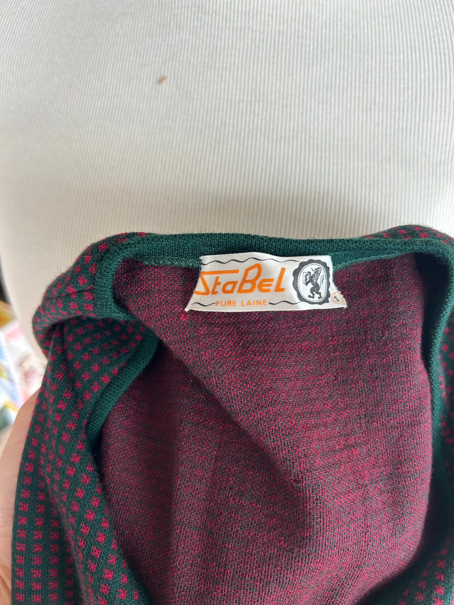 Pull vintage pure laine col V - friperie vintage la friperie vintage 25