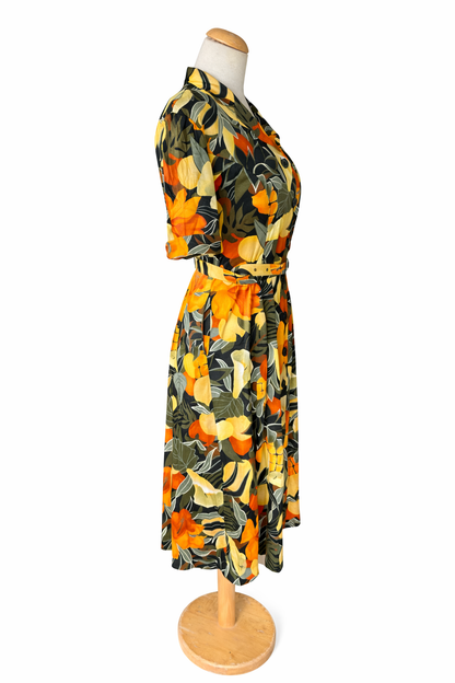 Robe vintage tropicale ceinturée à poches