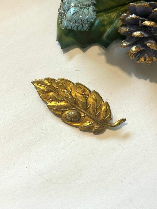 Broche vintage coccinelle et feuille la friperie vintage 25