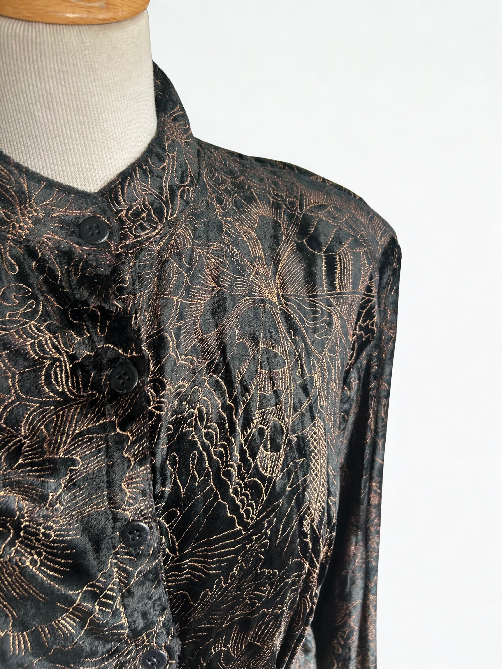 Chemisier vintage velours noir à motifs la friperie vintage 25