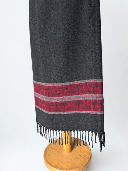 Jupe longue vintage noire à franges – Motif géométrique bordeaux