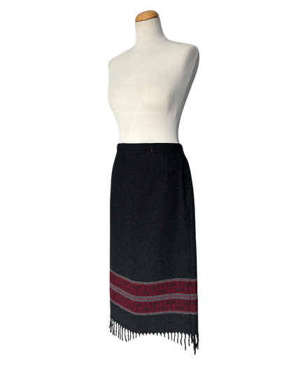 Jupe longue vintage noire à franges – Motif géométrique bordeaux