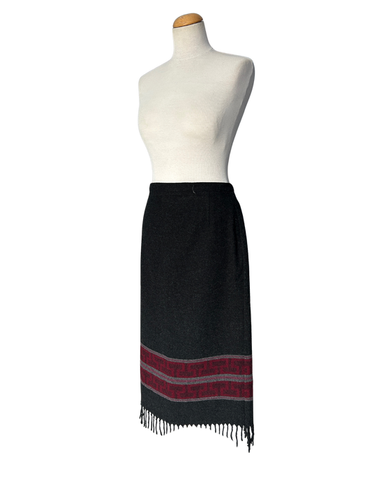 Jupe longue vintage noire à franges – Motif géométrique bordeaux