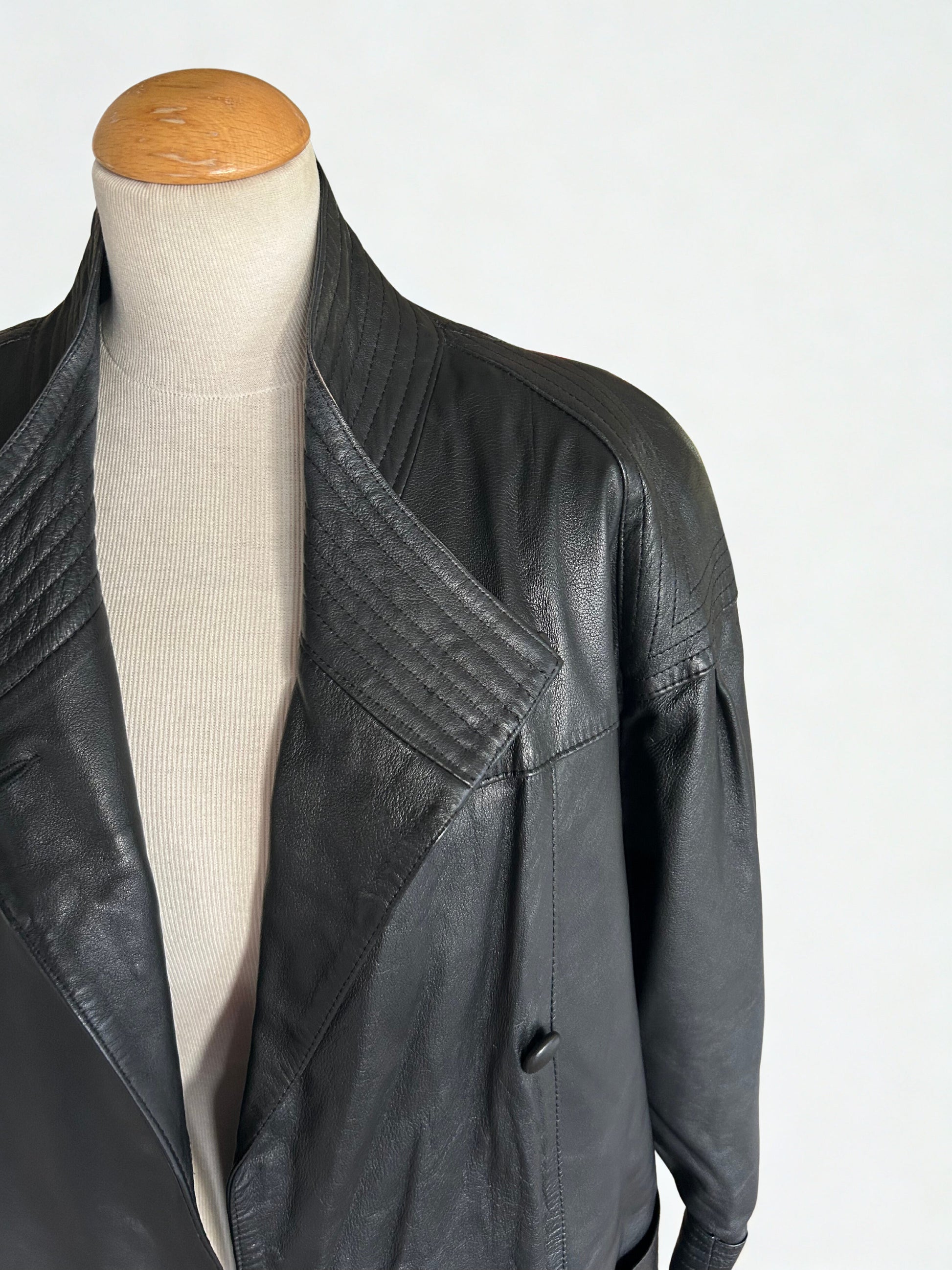 Manteau long en cuir vintage doublure amovible la friperie vintage 25