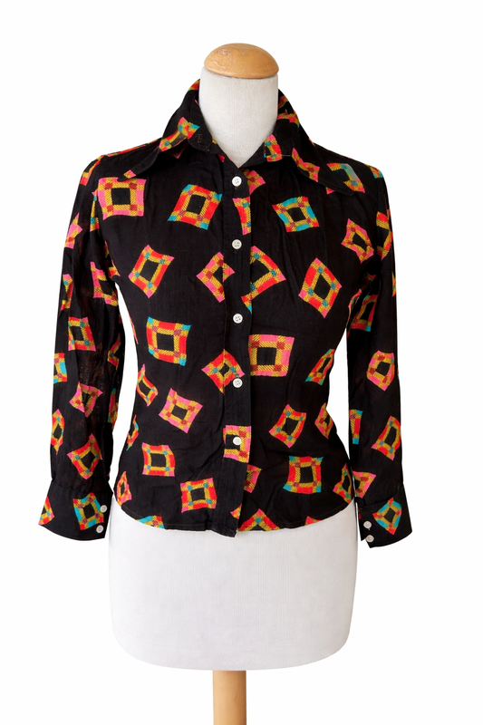 Chemise Vintage noire motifs géométriques colorés – Col pelle à tarte