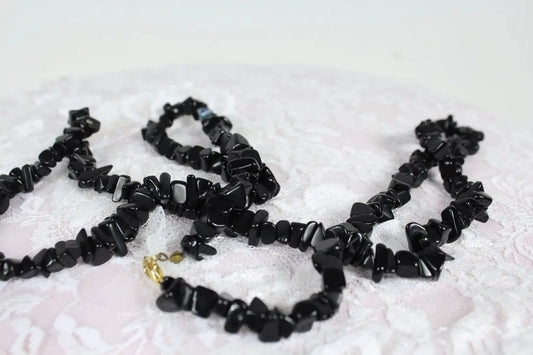 Collier long obsidienne ancien noir perles naturelles chips seconde-main - la friperie vintage 25