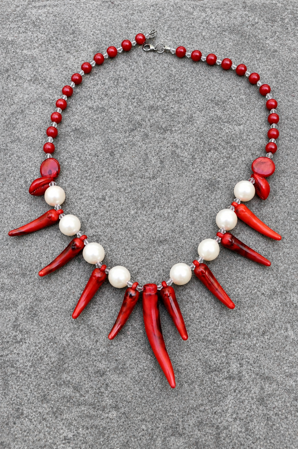 Collier vintage piments rouges et perles