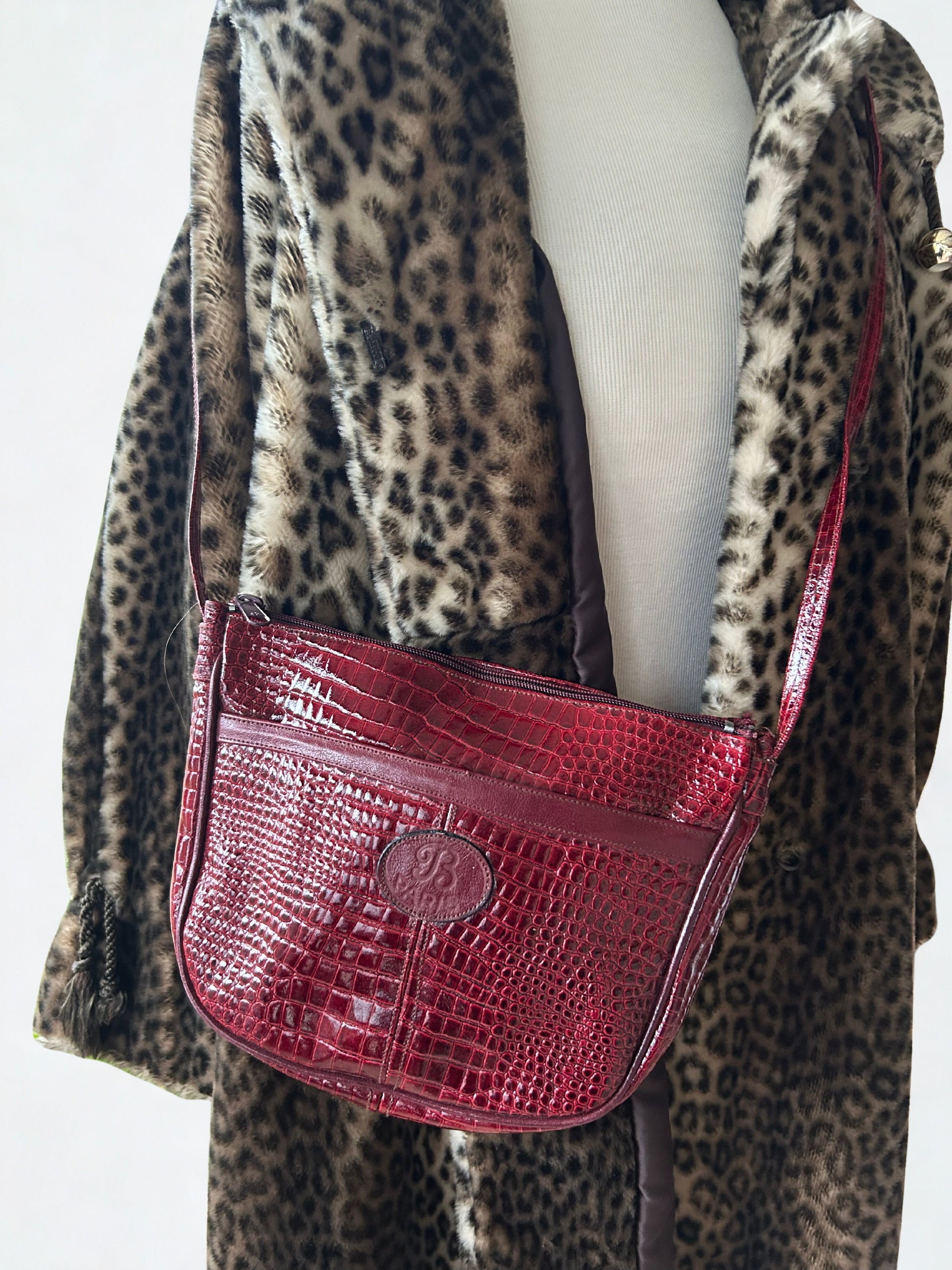 Sac bandoulière vintage effet croco bordeaux la friperie vintage 25