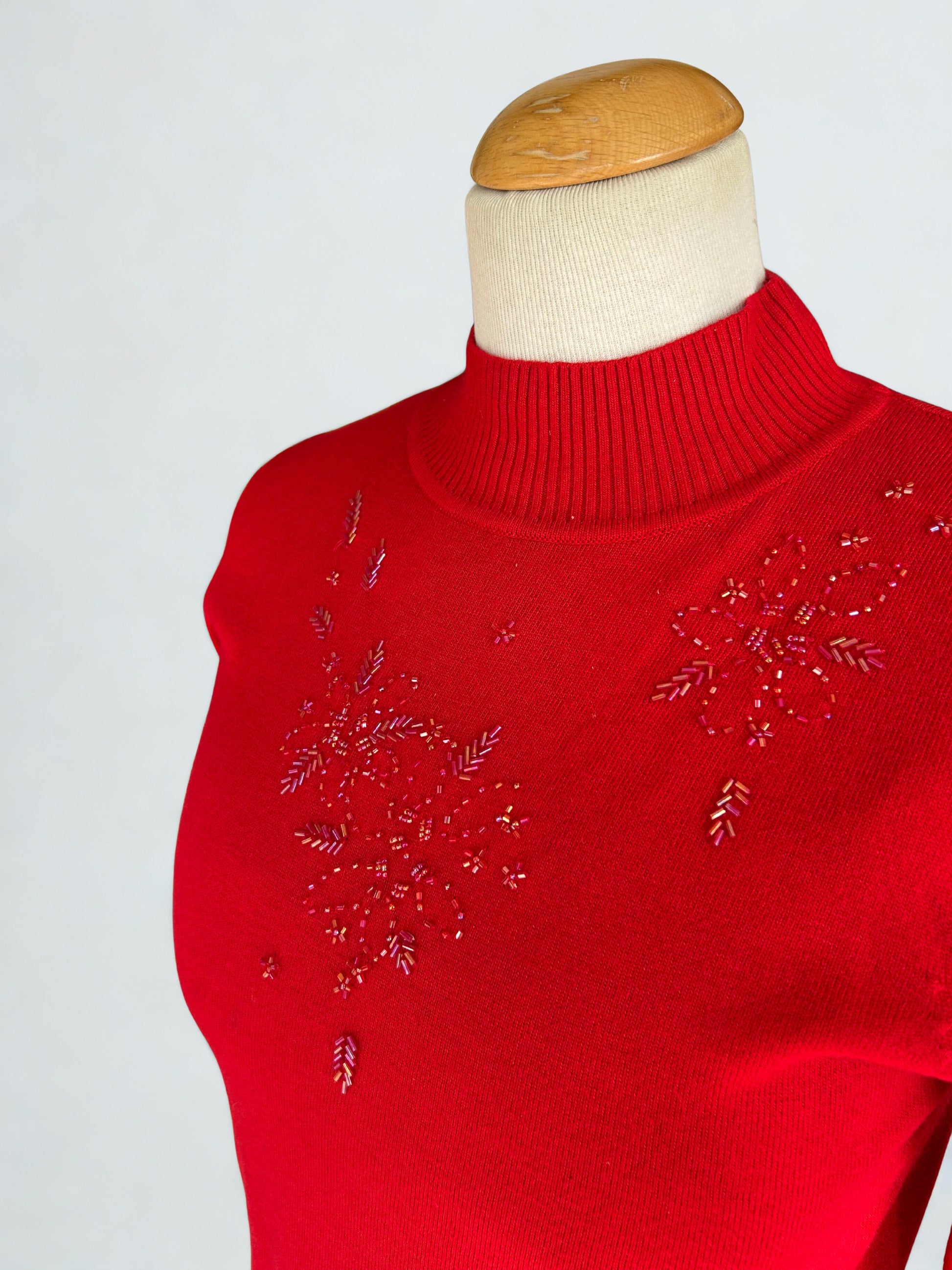 Pull perlé col montant rouge la friperie vintage 25