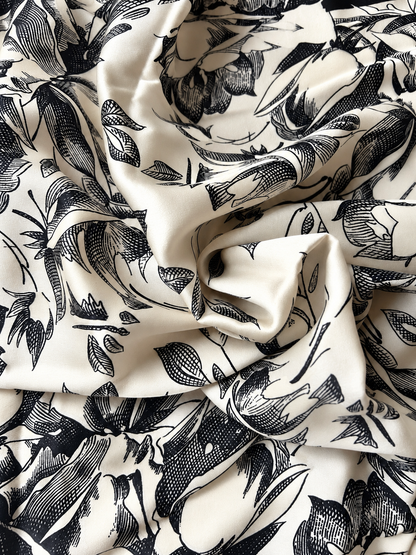 Foulard vintage en soie noir écru