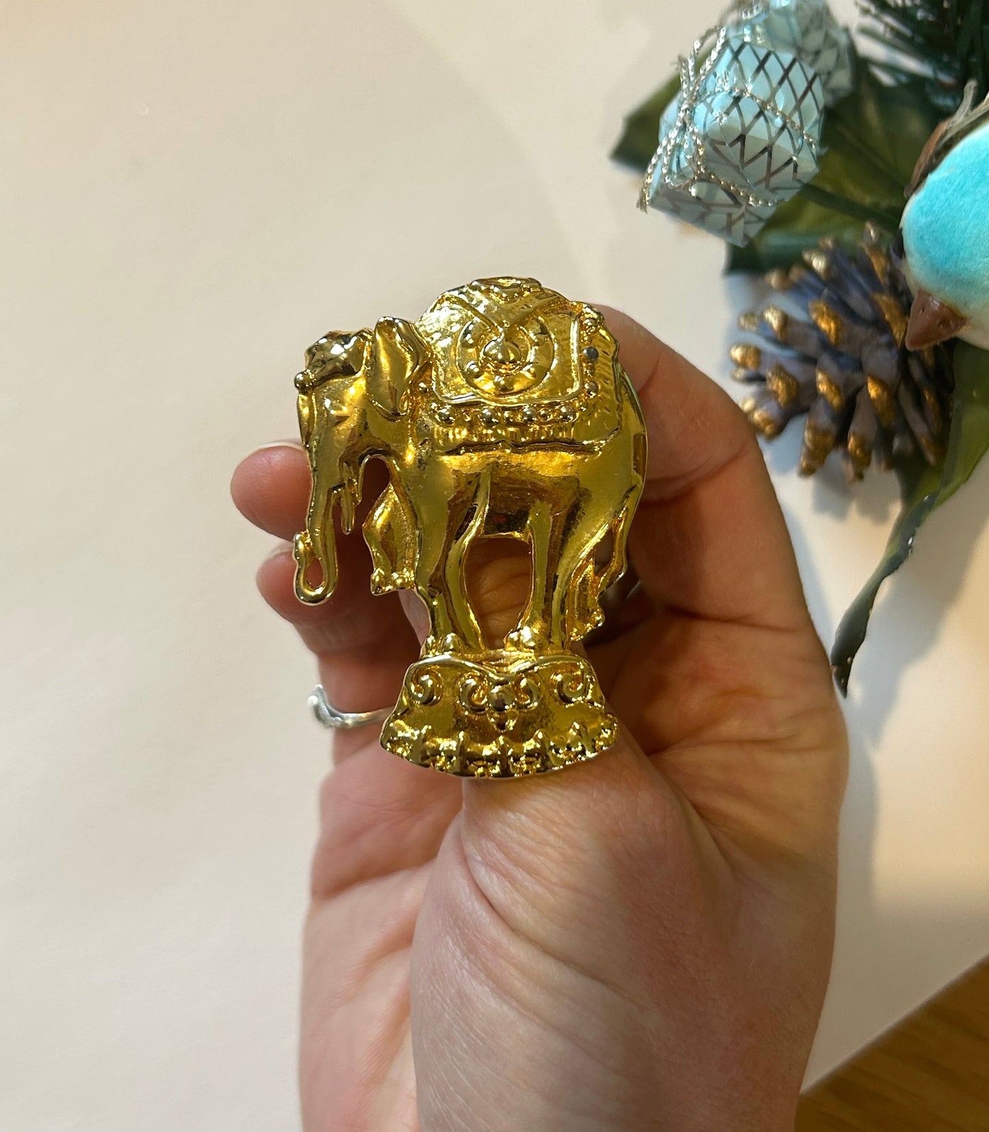 Broche vintage éléphant doré la friperie vintage 25
