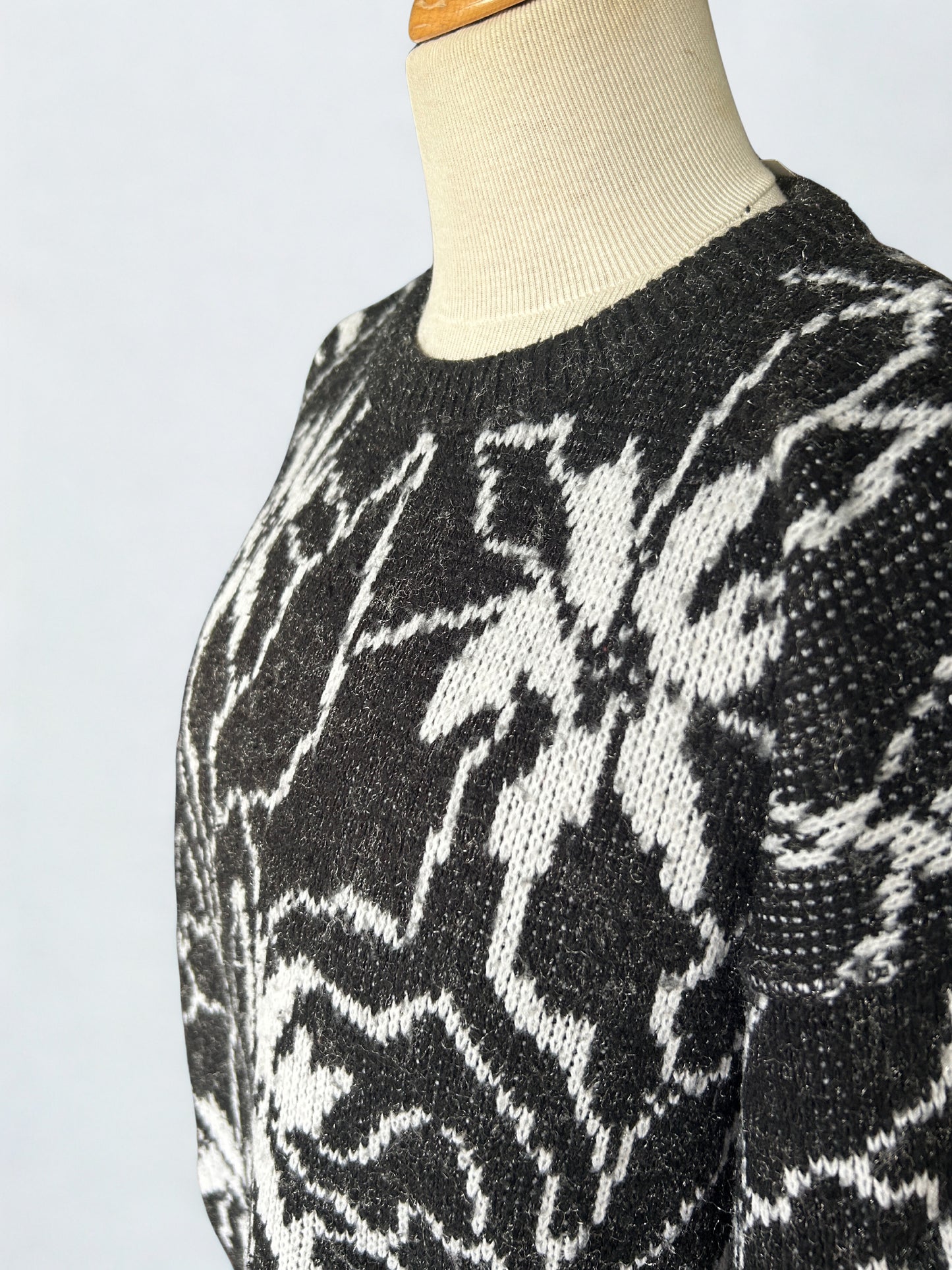 Pull vintage motif graphique noir & blanc