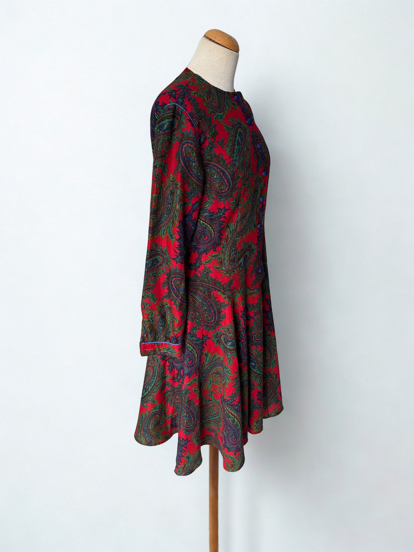 Robe vintage rouge à motif cachemire – Léonie Paris – années 80