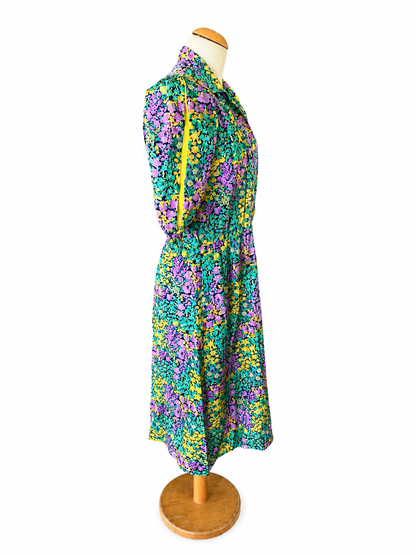 Robe vintage motifs fleuris manches courtes