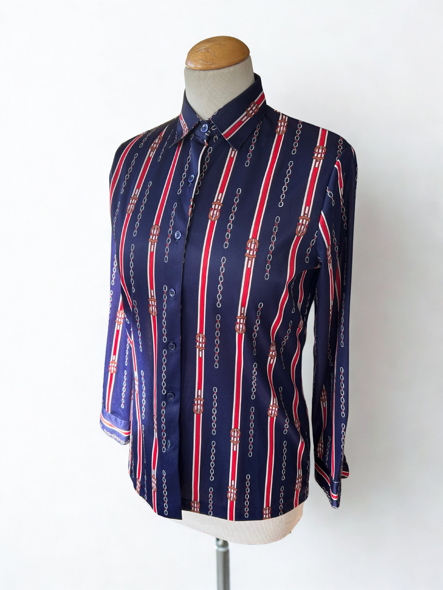 Chemisier vintage motifs chaînes bleu rouge