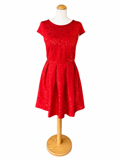 Robe vintage rouge jacquard satinée