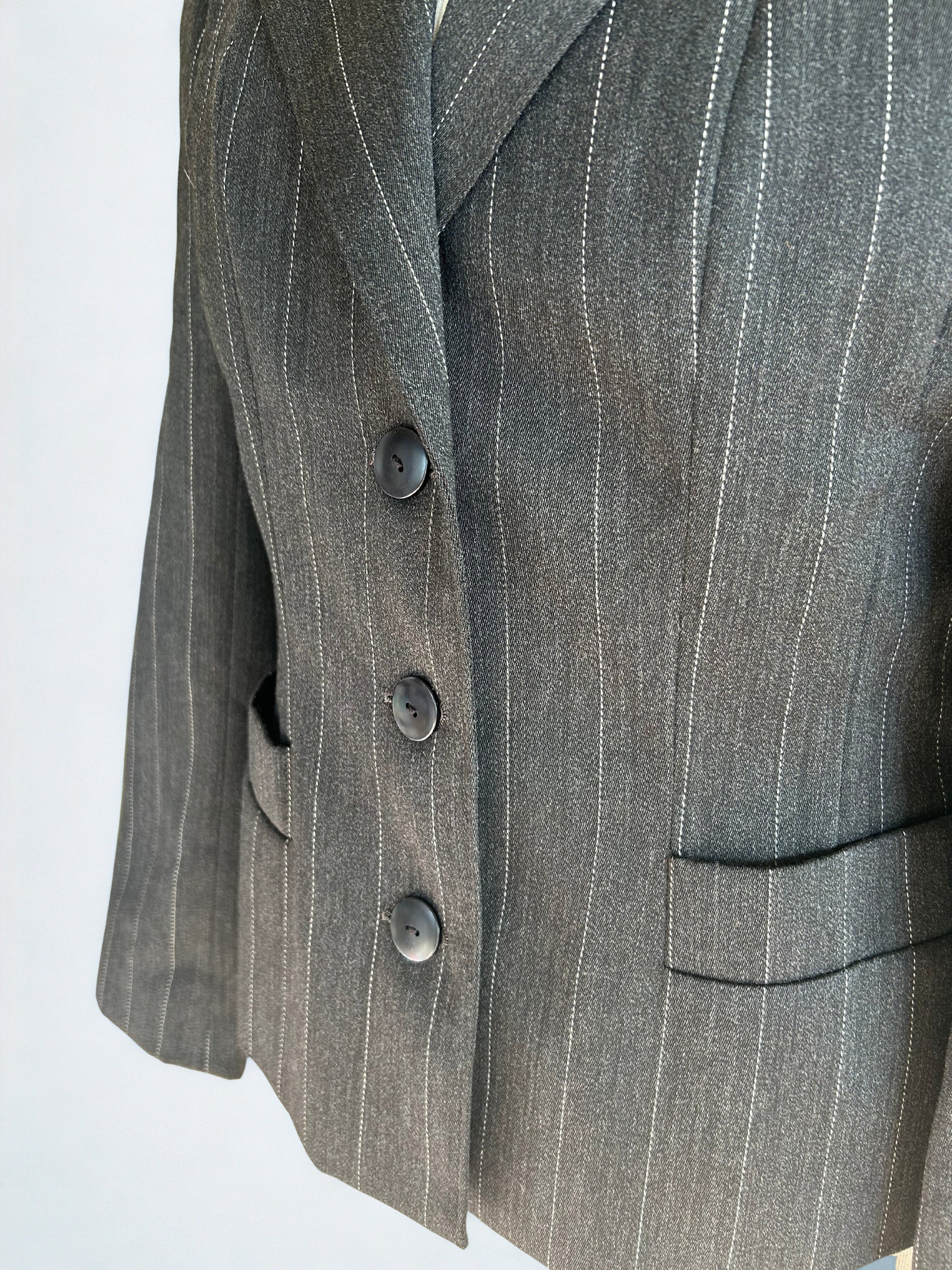 Veste blazer vintage gris à rayures la friperie vintage 25