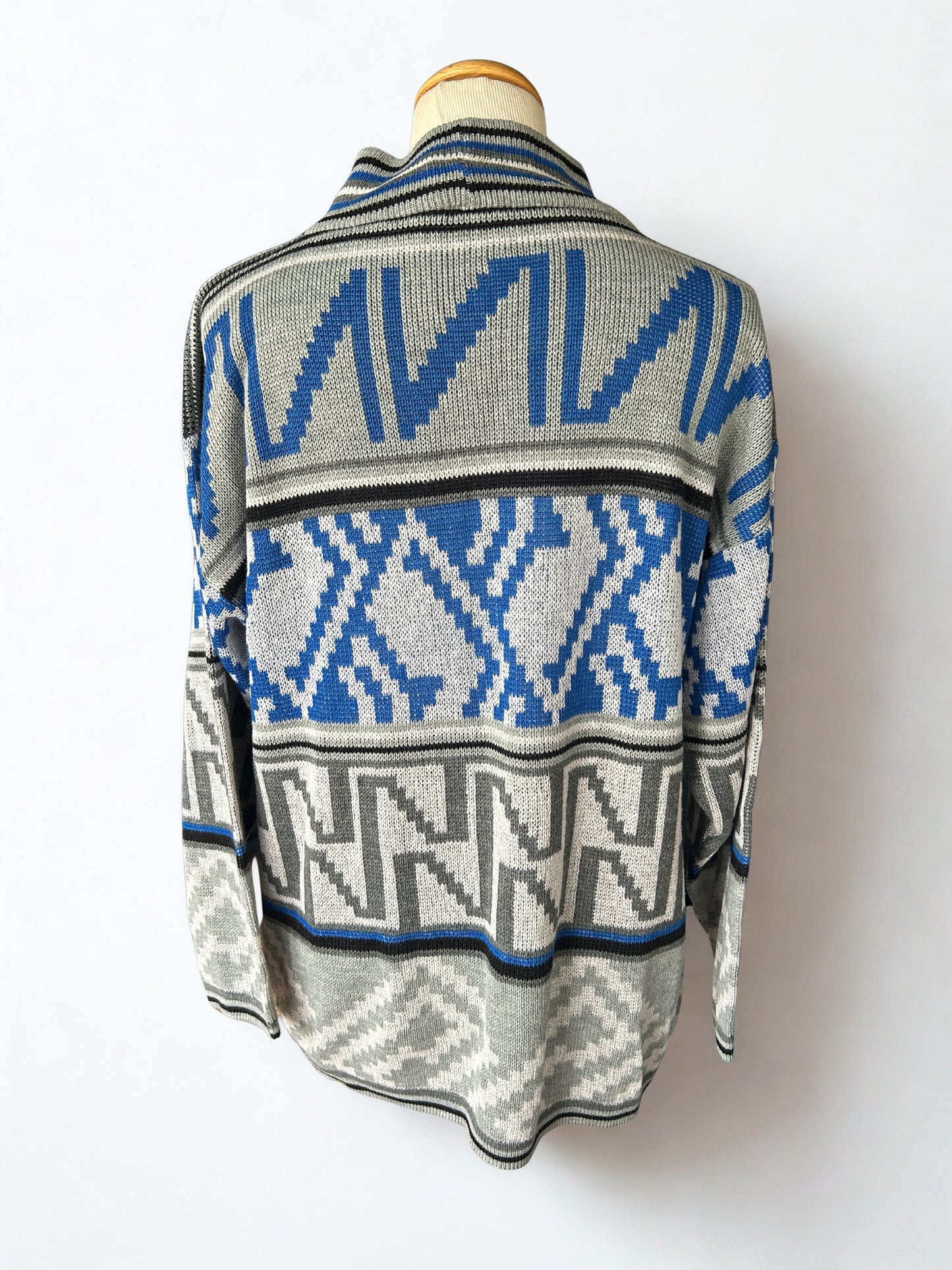 Pull vintage col montant motif gris bleu