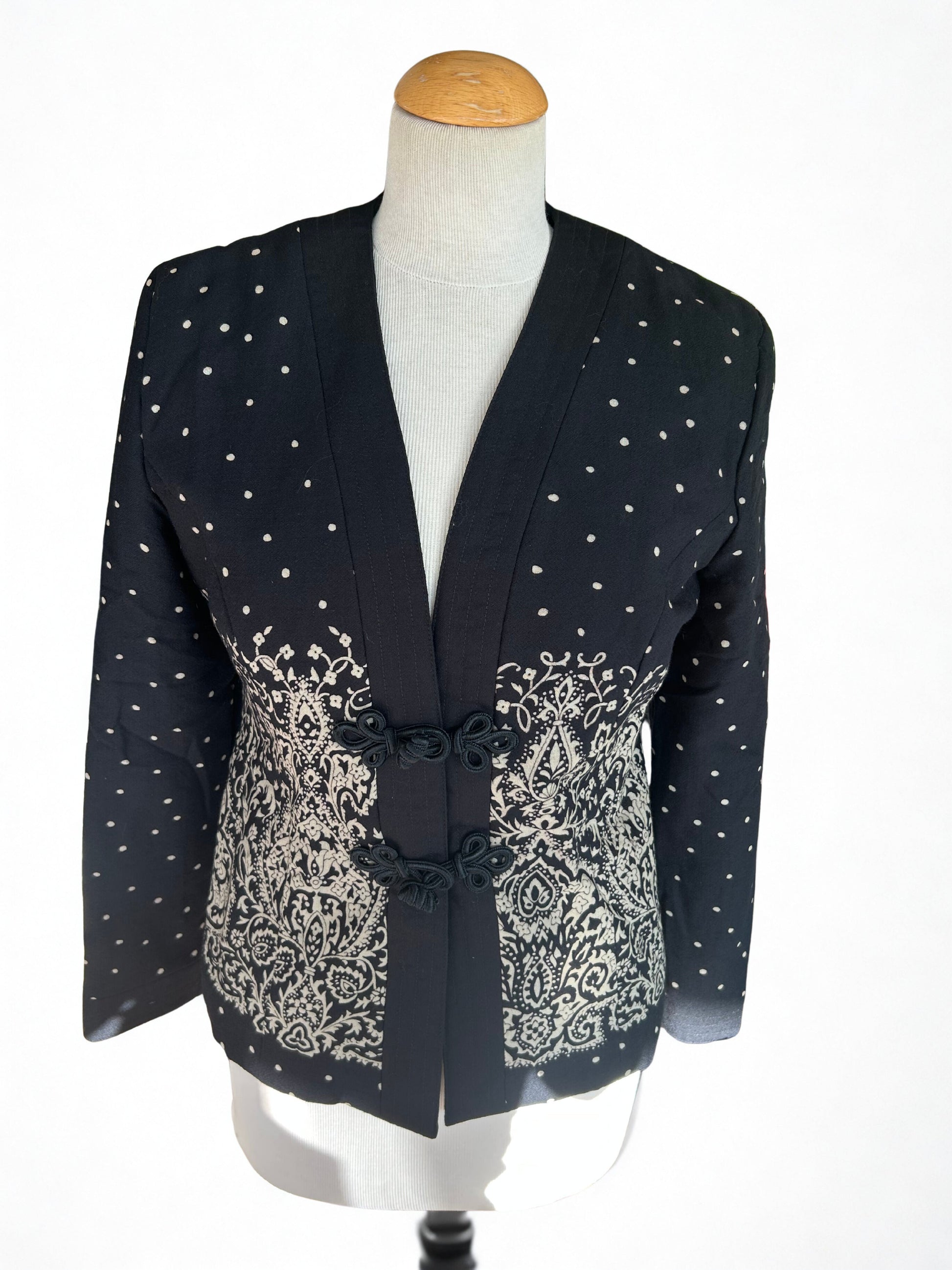 Veste noire imprimé style kimono la friperie vintage 25
