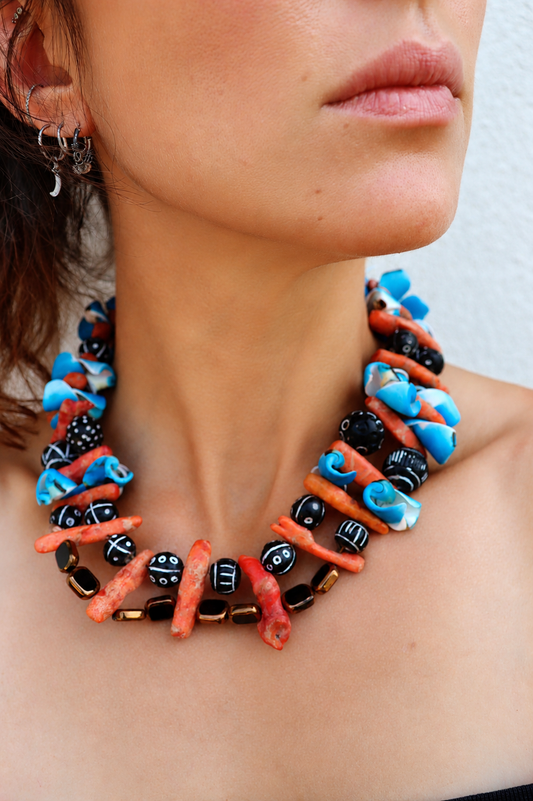 Collier vintage ethnique coquillages et corail