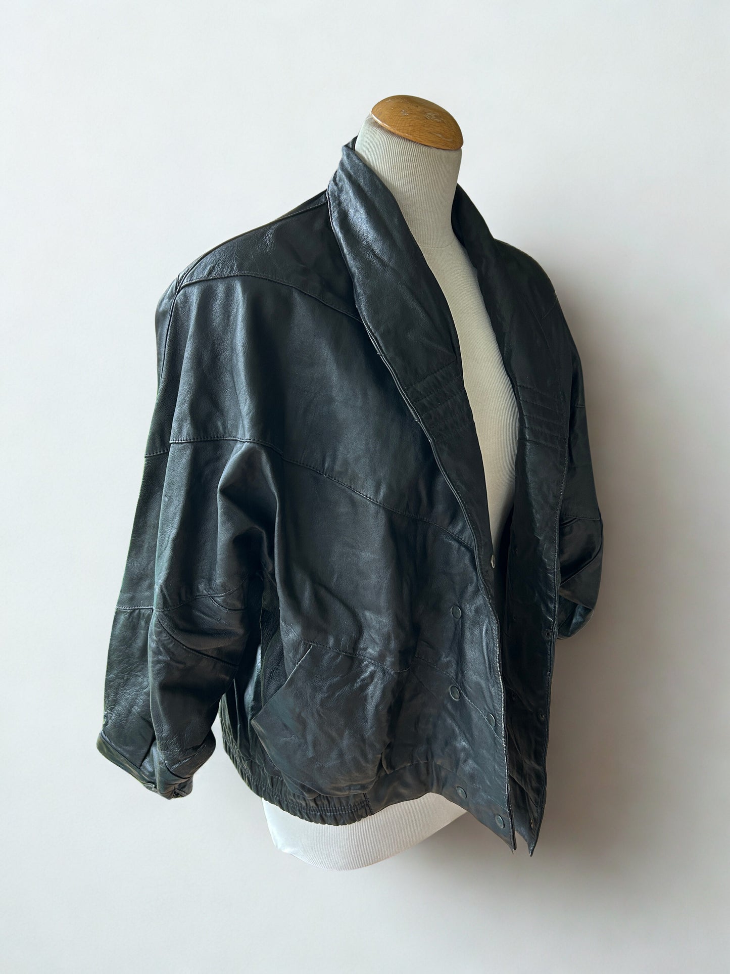 Veste en cuir vintage noire oversize