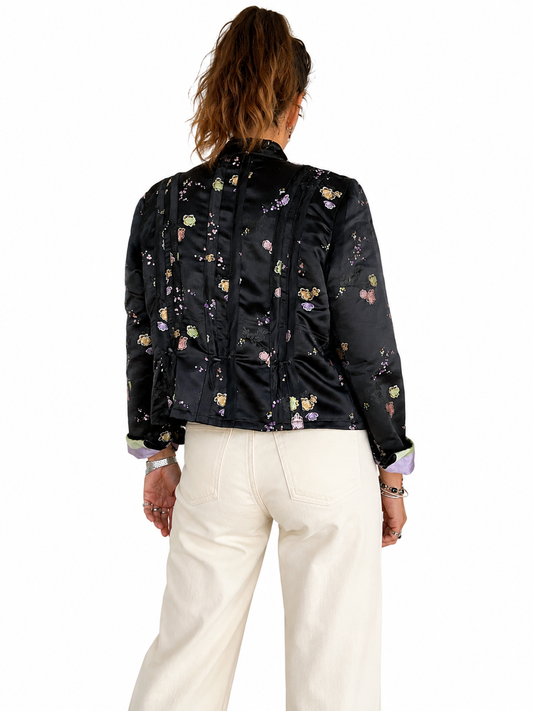 Veste noir kimono satiné et fleurs