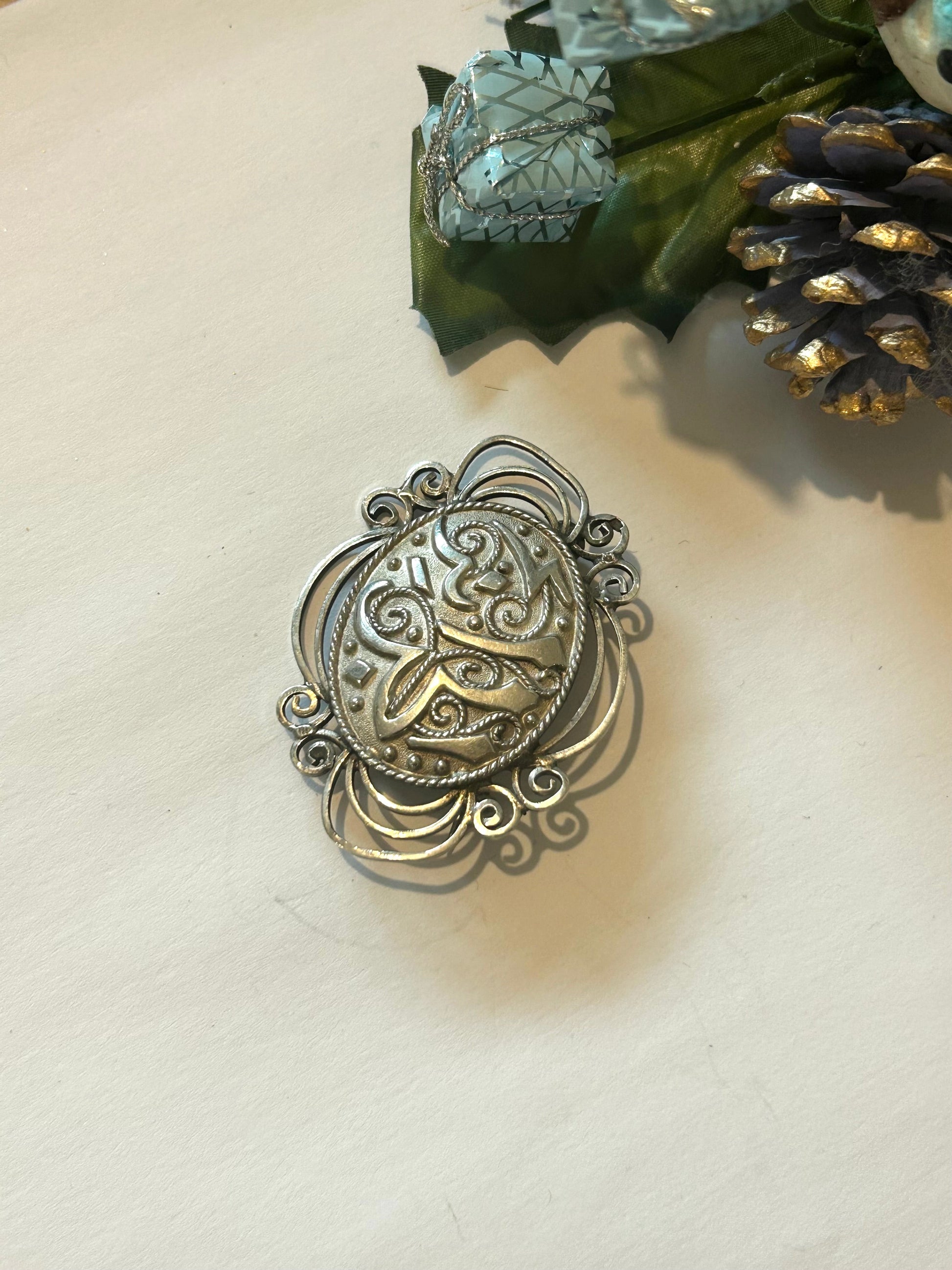 Broche vintage ethnique filigrane la friperie vintage 25