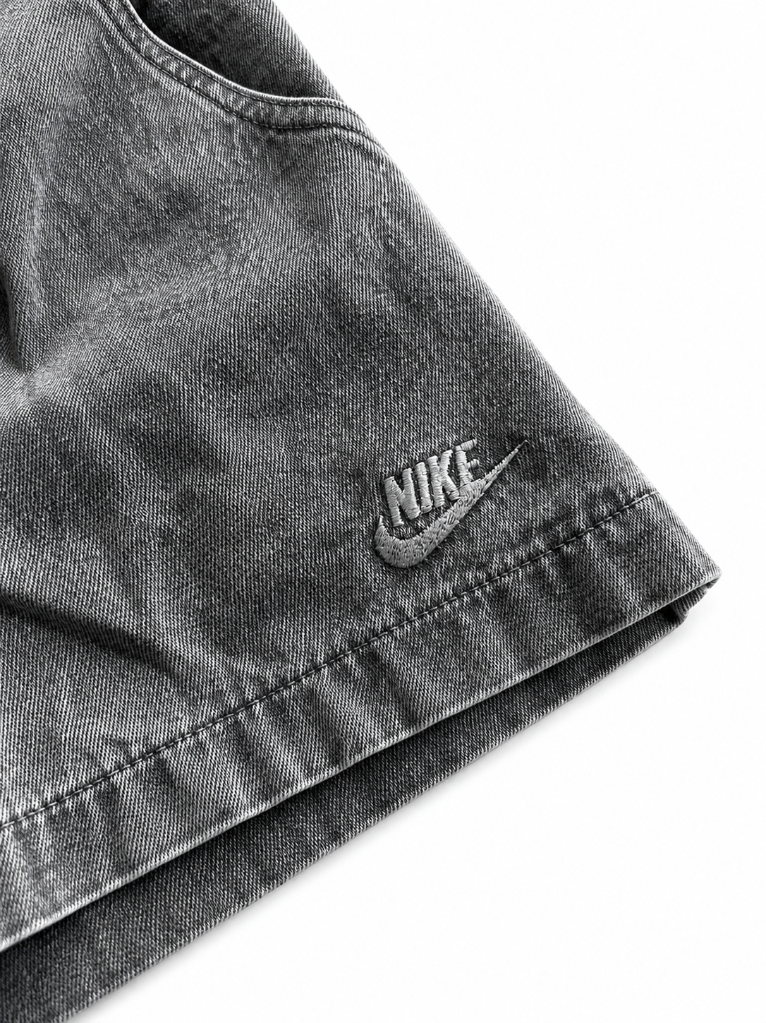 Short jean Nike gris délavé vintage