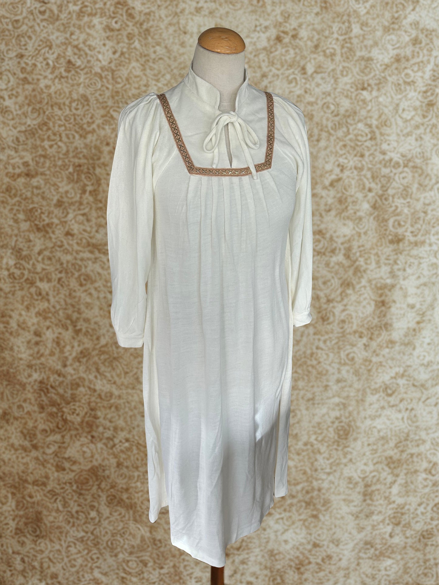Robe blanche vintage bohème années 70 la friperie vintage 25