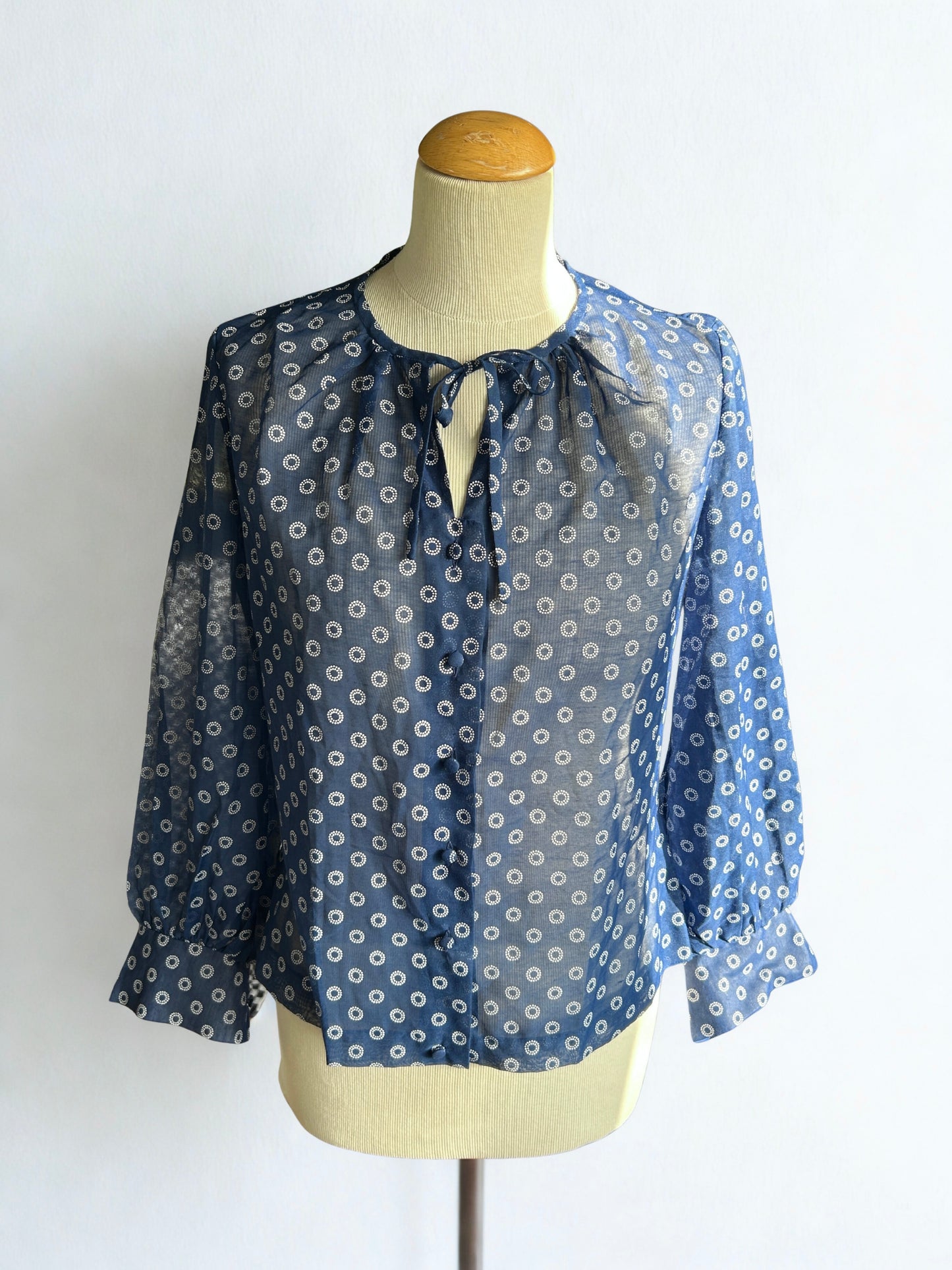 Blouse vintage bleu motifs blanc France