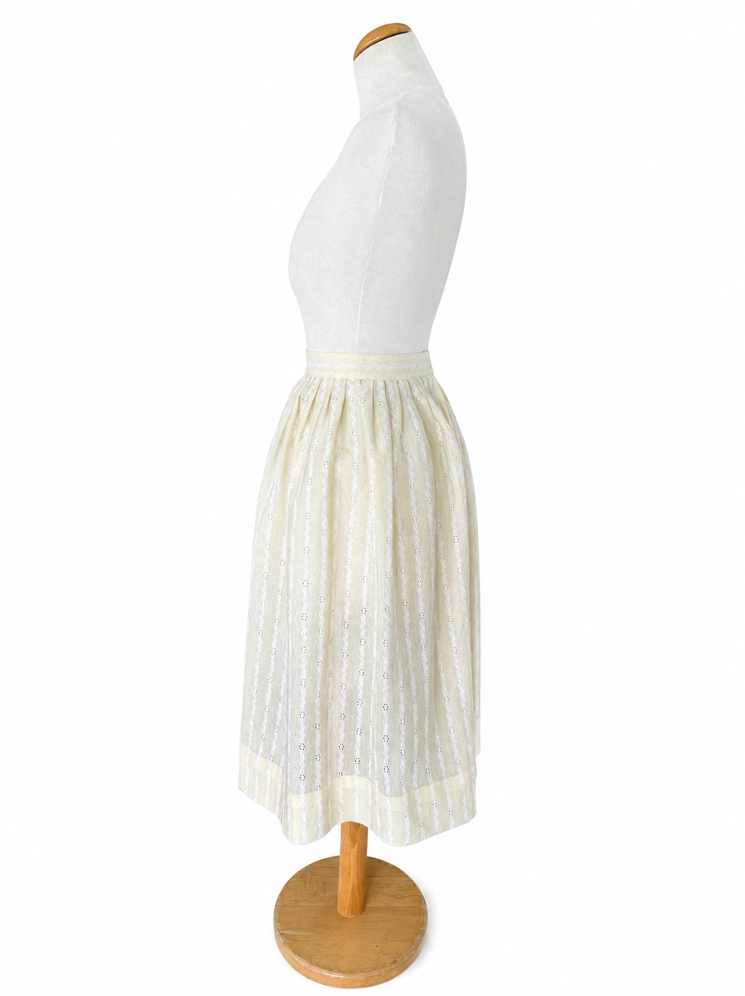 Jupe midi vintage brodé écru
