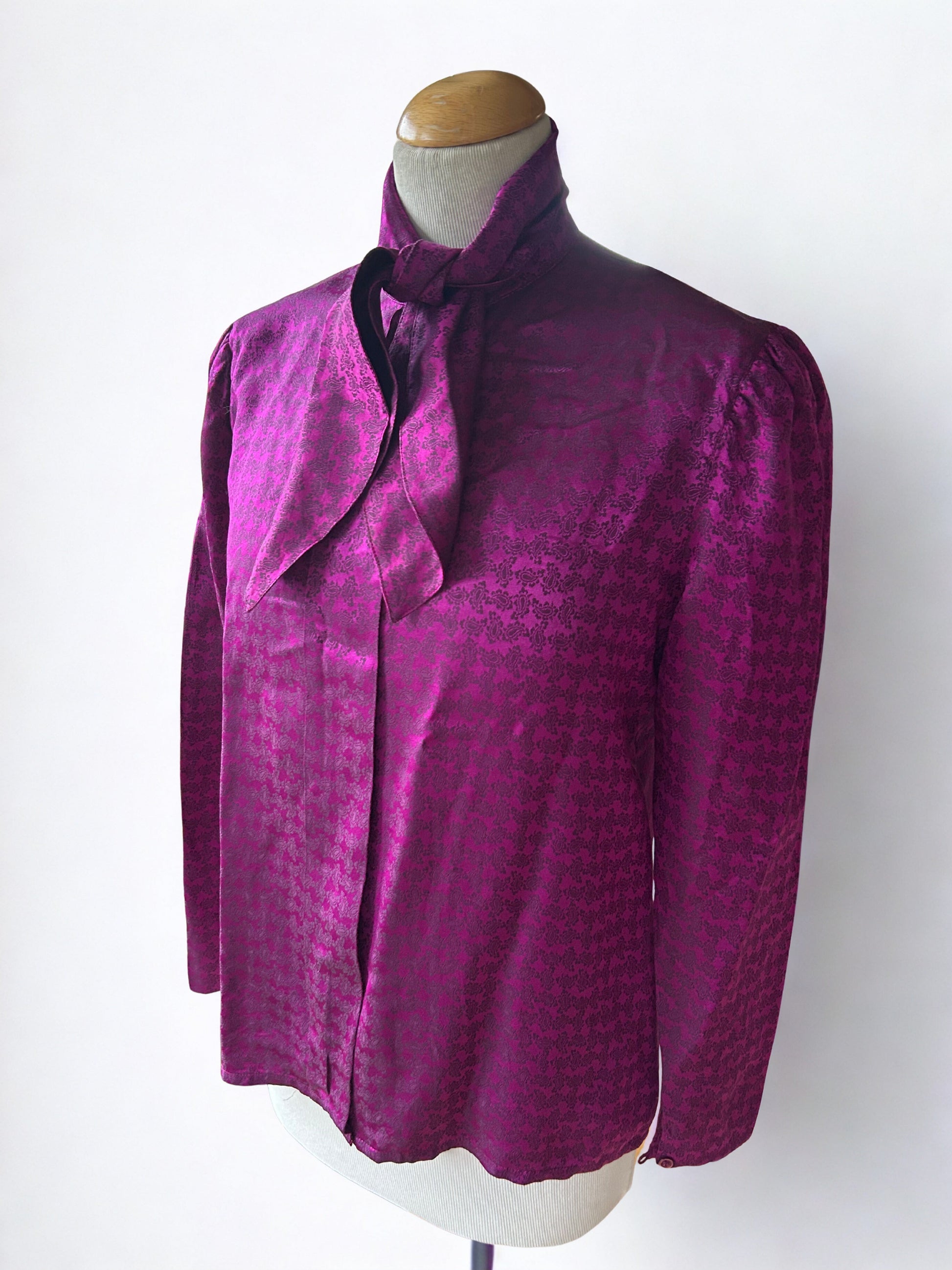 Blouse vintage Guy Laroche fushia jacquard la friperie vintage 25