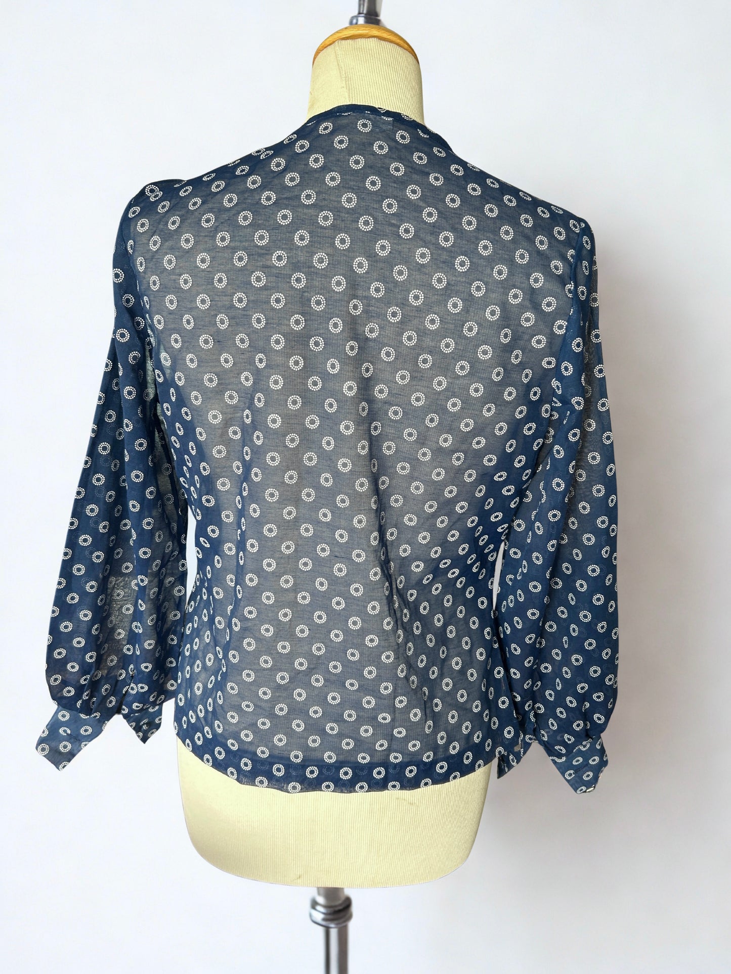 Blouse vintage bleu motifs blanc France