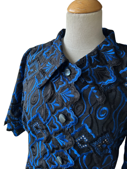 Tunique vintage brodée noir bleu la friperie vintage 25