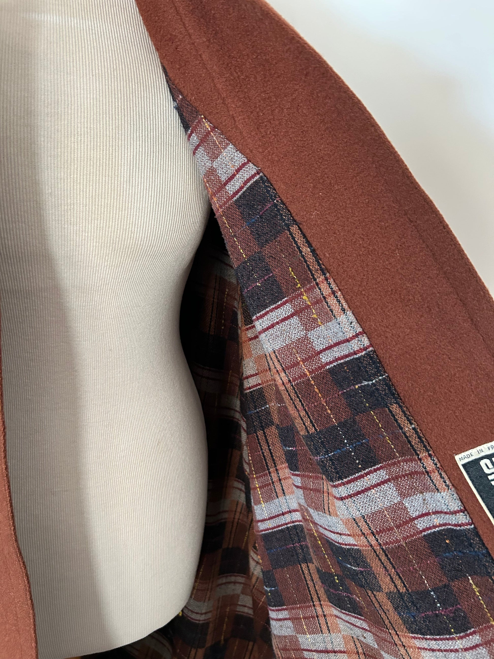 Cape manteau années 70 pure laine la friperie vintage 25