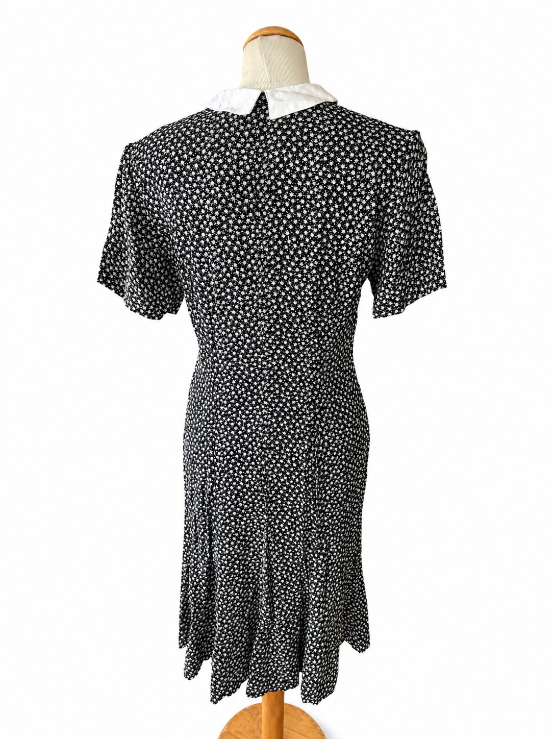 Robe noire motifs fleuris vintage