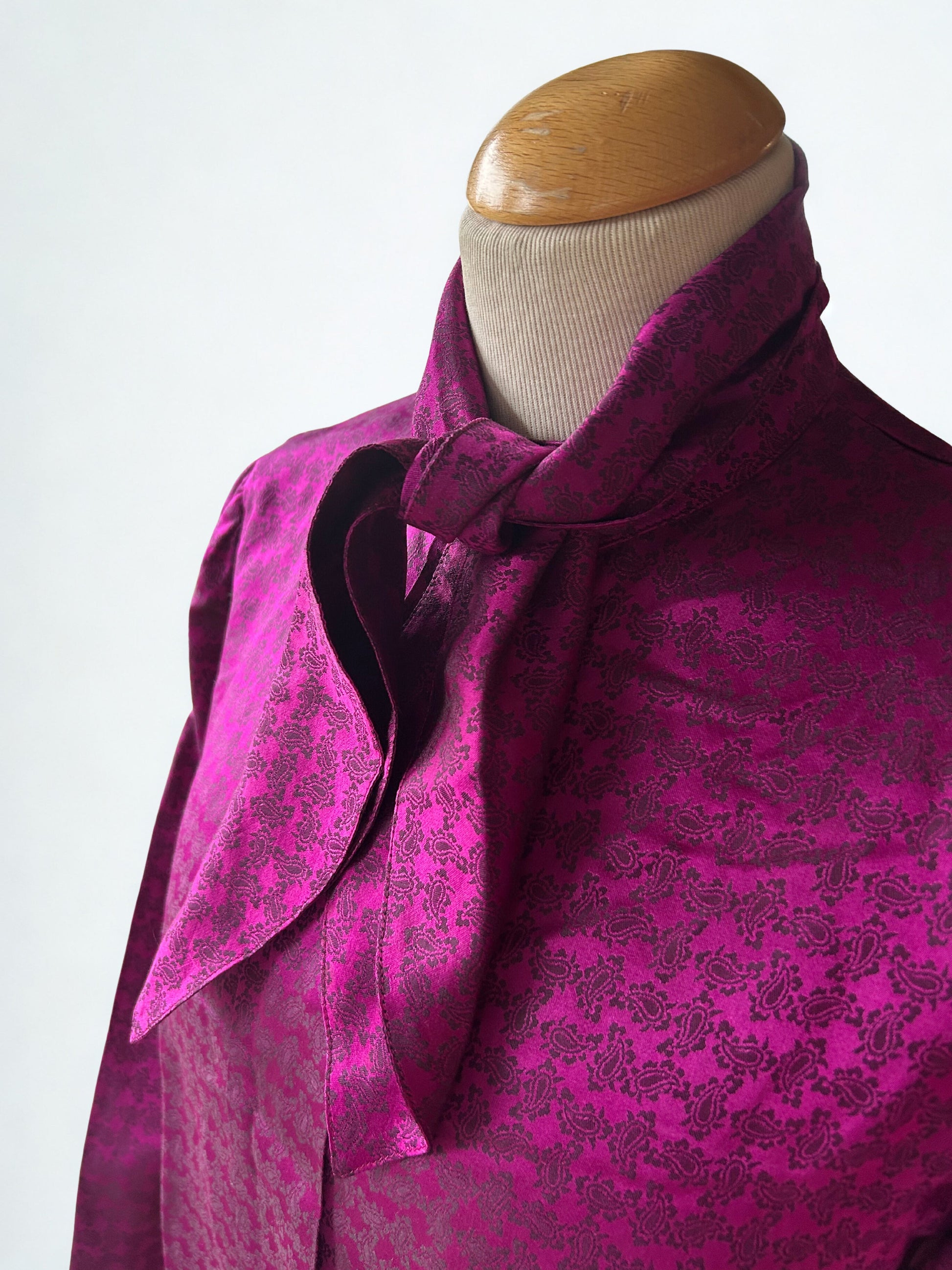 Blouse vintage Guy Laroche fushia jacquard la friperie vintage 25