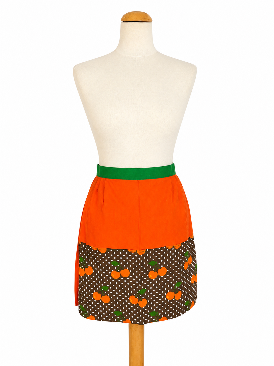 Tablier vintage motifs cerise marron et orange