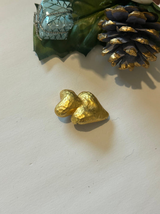 Broche vintage double cœur martelé doré – Années 1970 la friperie vintage 25