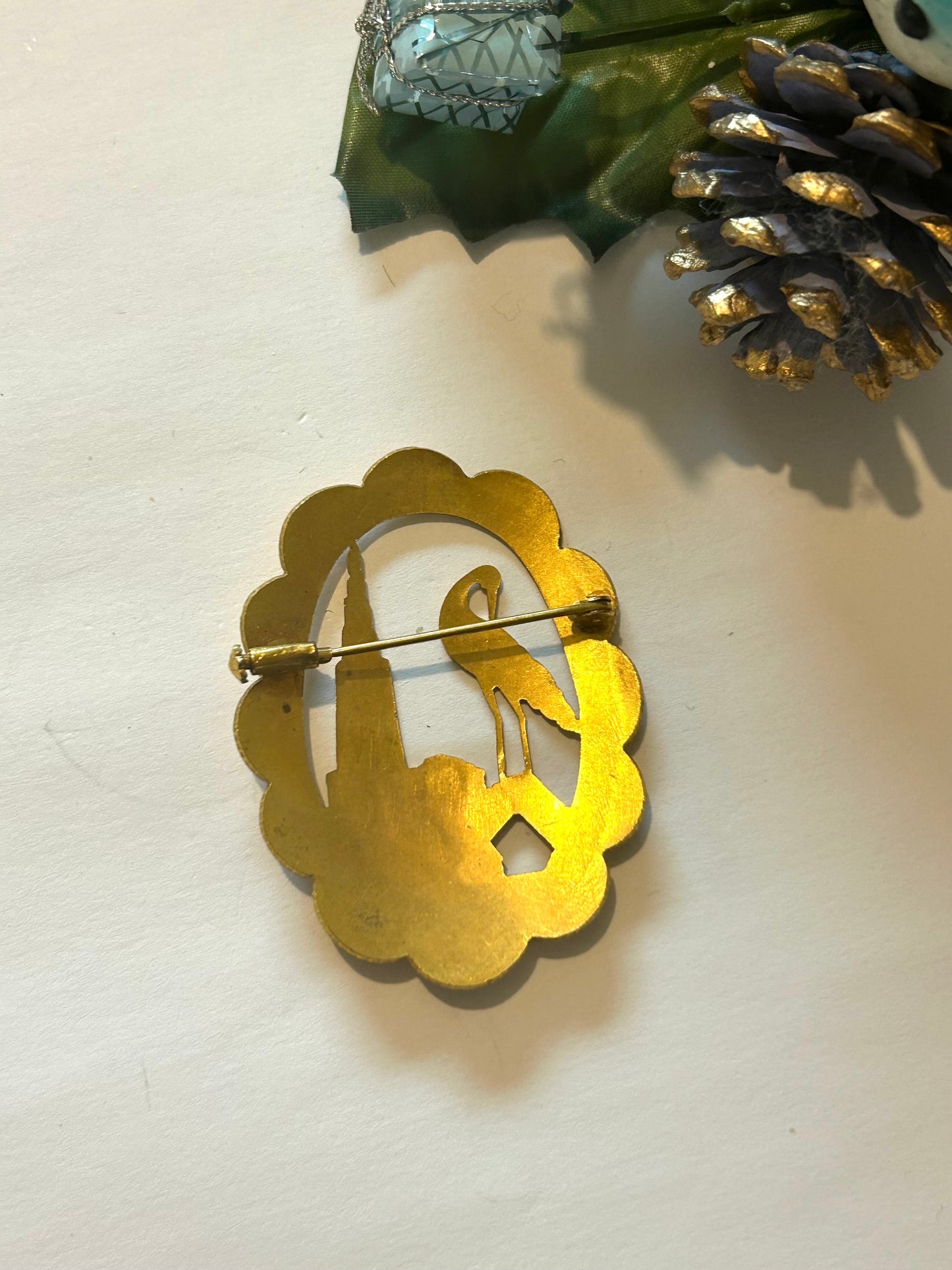 Broche cigogne d’Alsace métal doré vintage la friperie vintage 25