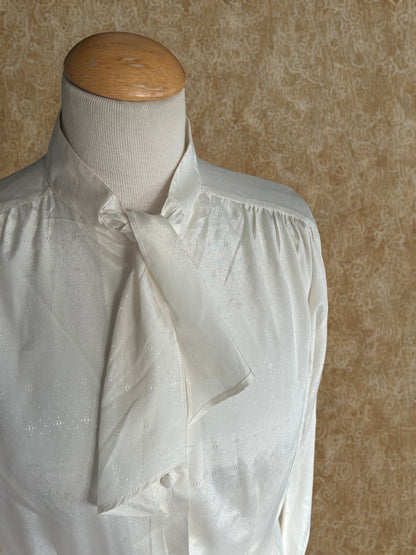 Chemisier lavallière blanc satiné la friperie vintage 25