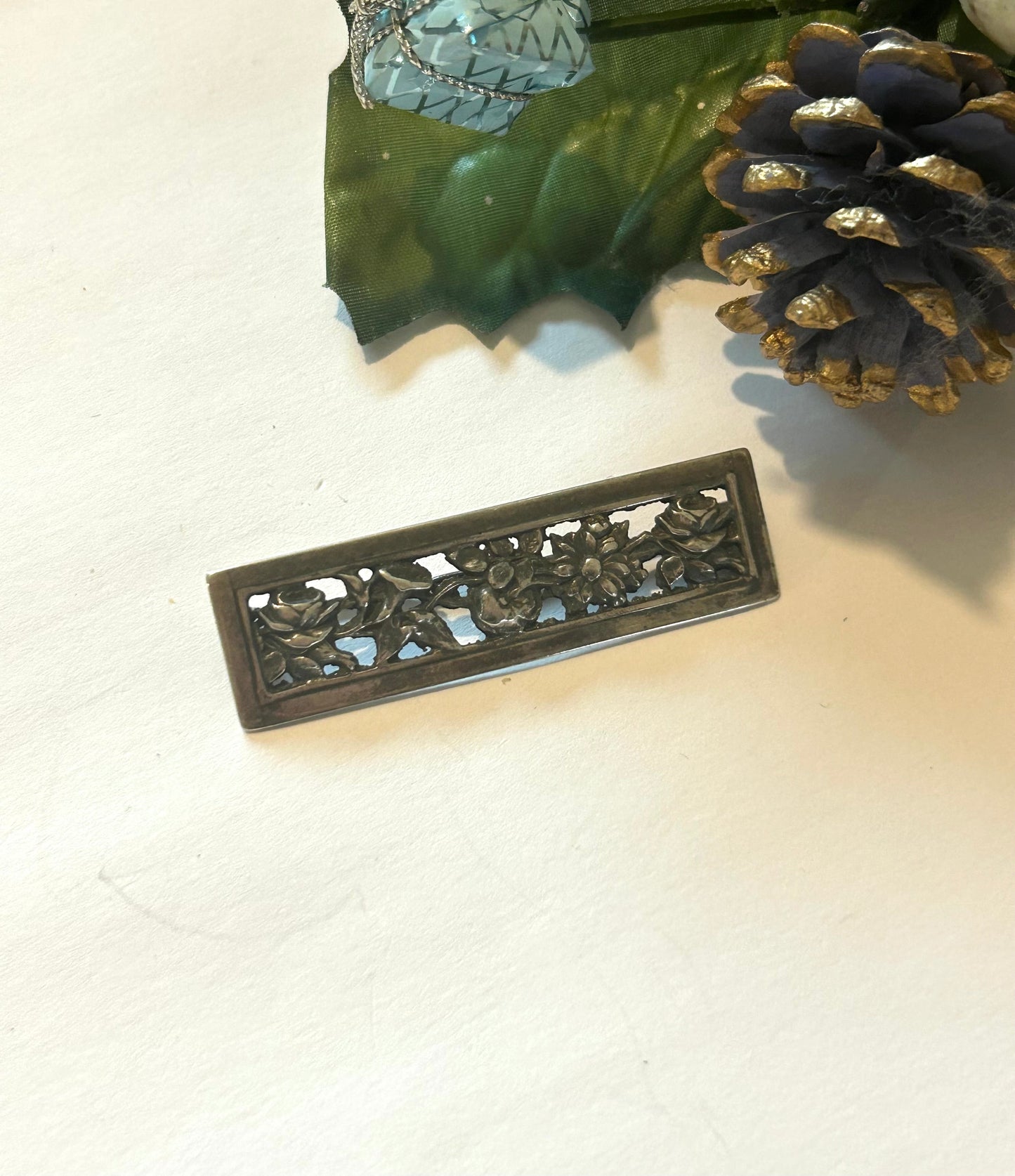 Broche vintage fleur ajourée métal argenté la friperie vintage 25