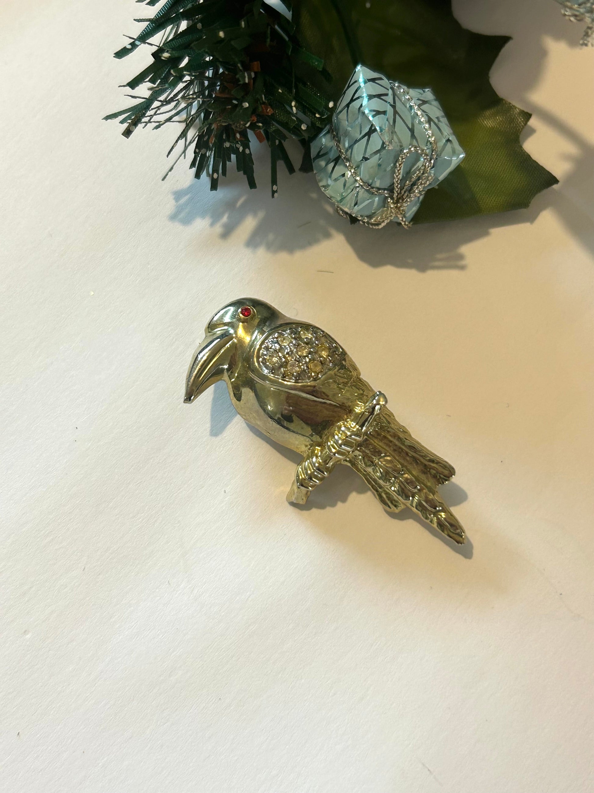 Broche oiseau doré strass vintage la friperie vintage 25